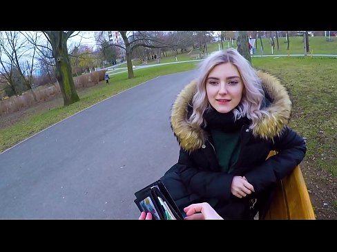 ❤️ Už pinigus nuryja karštą nepažįstamojo spermą - blowjob in the park by Eva Elfie ❤️❌  Seksas prie mūsų ️❤